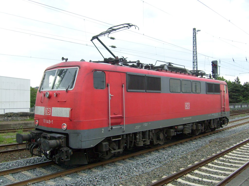 Hier steht 111149-1 als Tfzf in Richtung Dortmund/Kln im Bahnhof von Hamm(Westf).