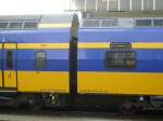 Hier mal eine Nahansicht eines Triebzuges der Baureihe 8400 am 15.5. im Bahnhof von Venlo. Die uere Form unterscheidet sich schon stark von denen der Doppelstockwagen in Deutschland.