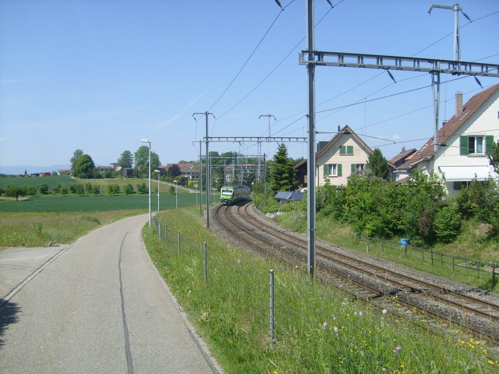 Hier eine NINA der BLS zwischen Burgdorf Steinshof und Burgdorf unterwegs als S44 nach Thun.