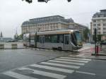 Hier eine Straßenbahn in Brüssel vor dem Justizpalast.