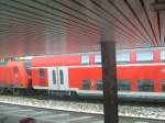 Hier eine Lok der Baureihe 146 mit einem Dosto Park der 2. Generation bei der Ausfahrt aus Leverkusen Mitte.